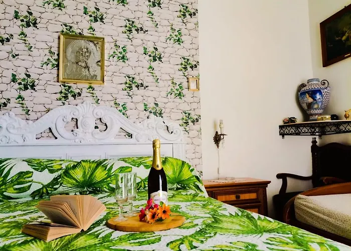 Francesca House * 아트라니