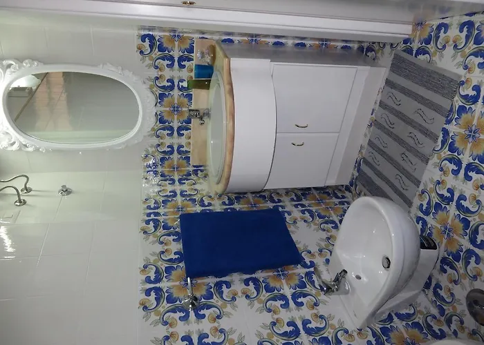 아파트 Francesca House 아트라니